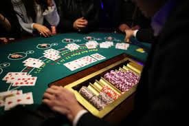 Antarmuka aplikasi mobile bandar toto66 menampilkan menu sportsbook dan live-dealer